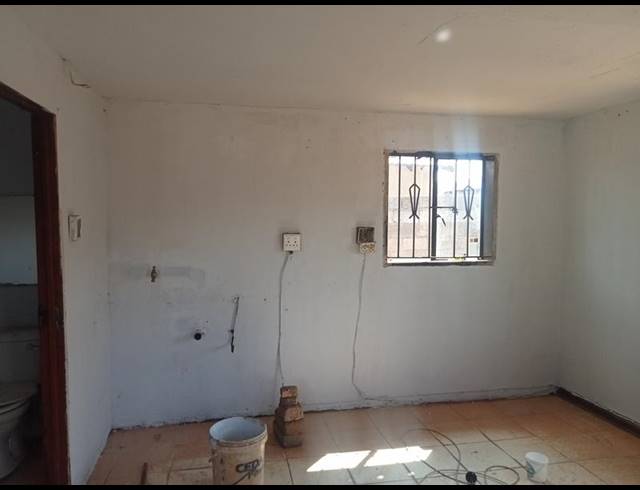 1 BEDROOM PROPERTY TO RENT IN LUFHERENG
